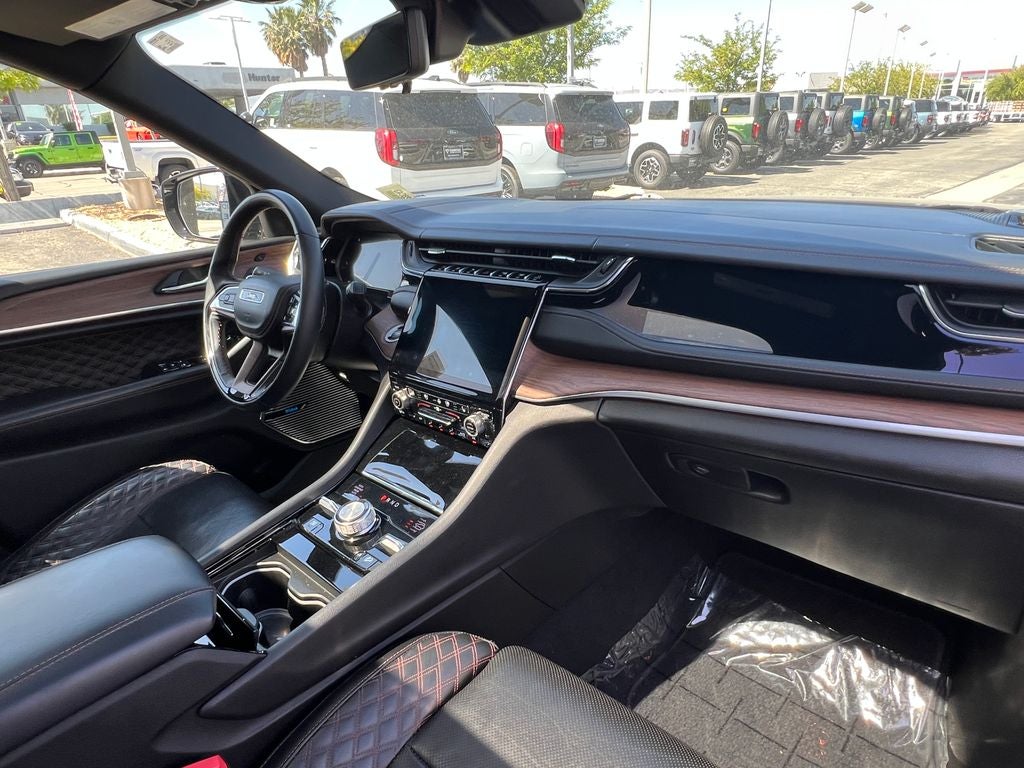 2022 Jeep Grand Cherokee Summit