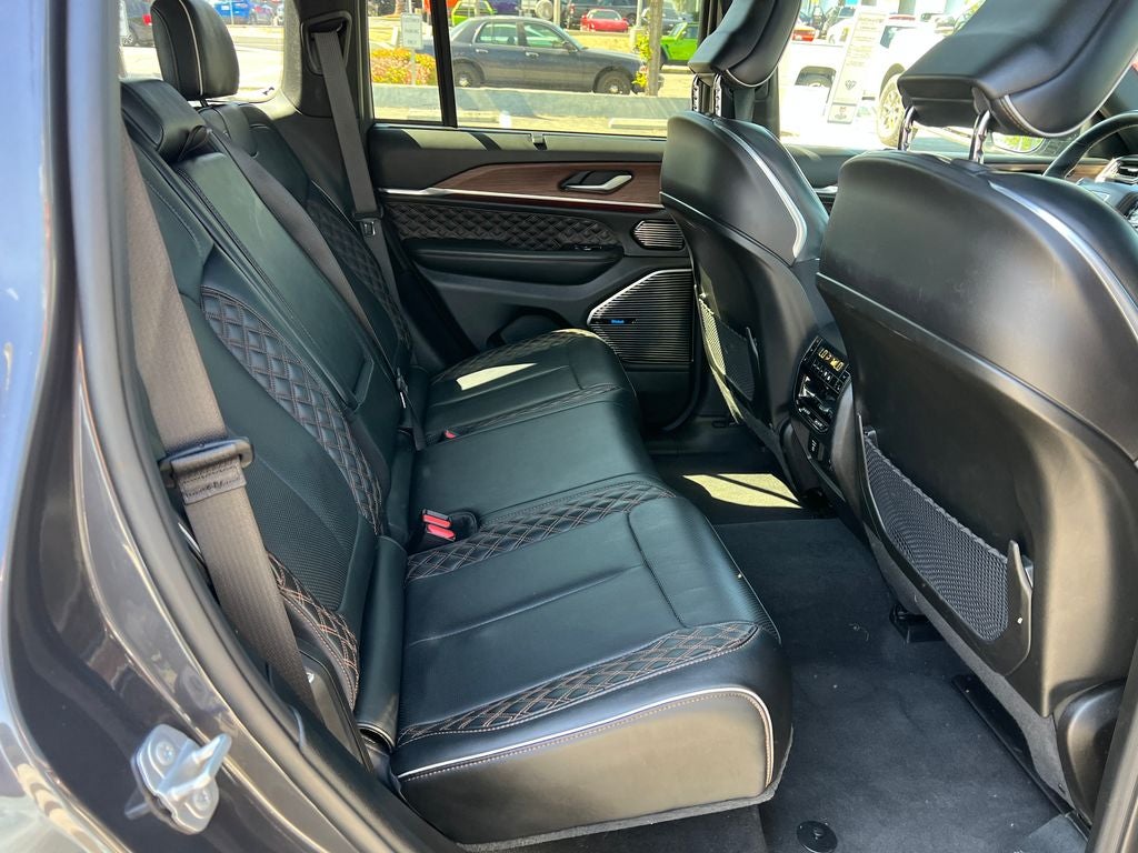 2022 Jeep Grand Cherokee Summit