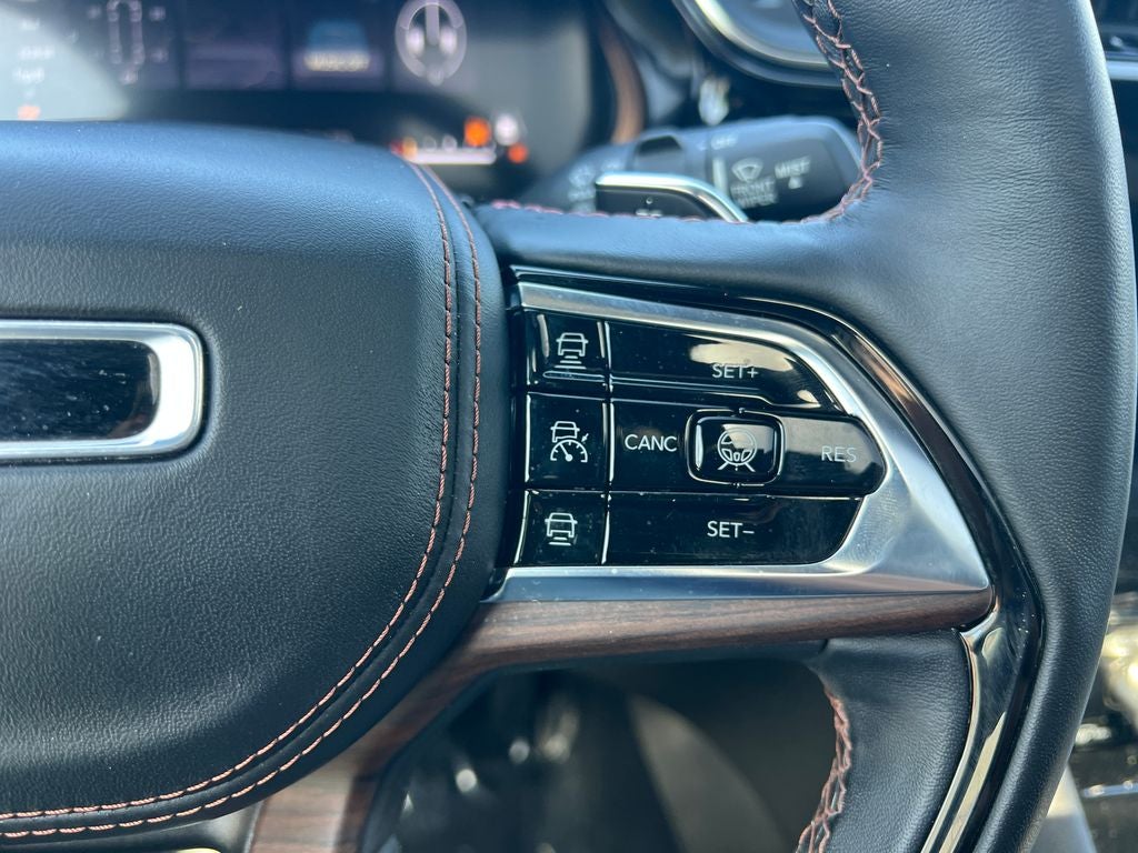 2022 Jeep Grand Cherokee Summit