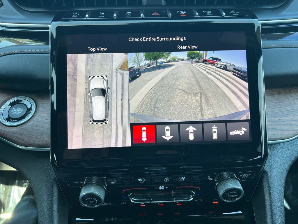2022 Jeep Grand Cherokee Summit