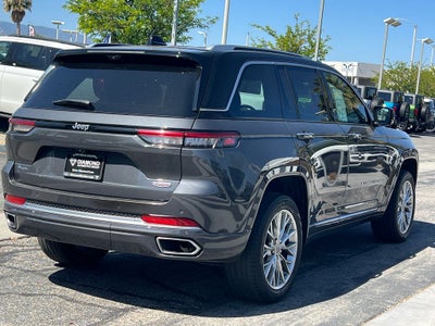 2022 Jeep Grand Cherokee Summit