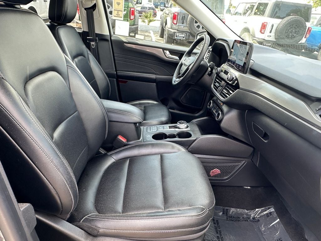 2022 Ford Escape Titanium