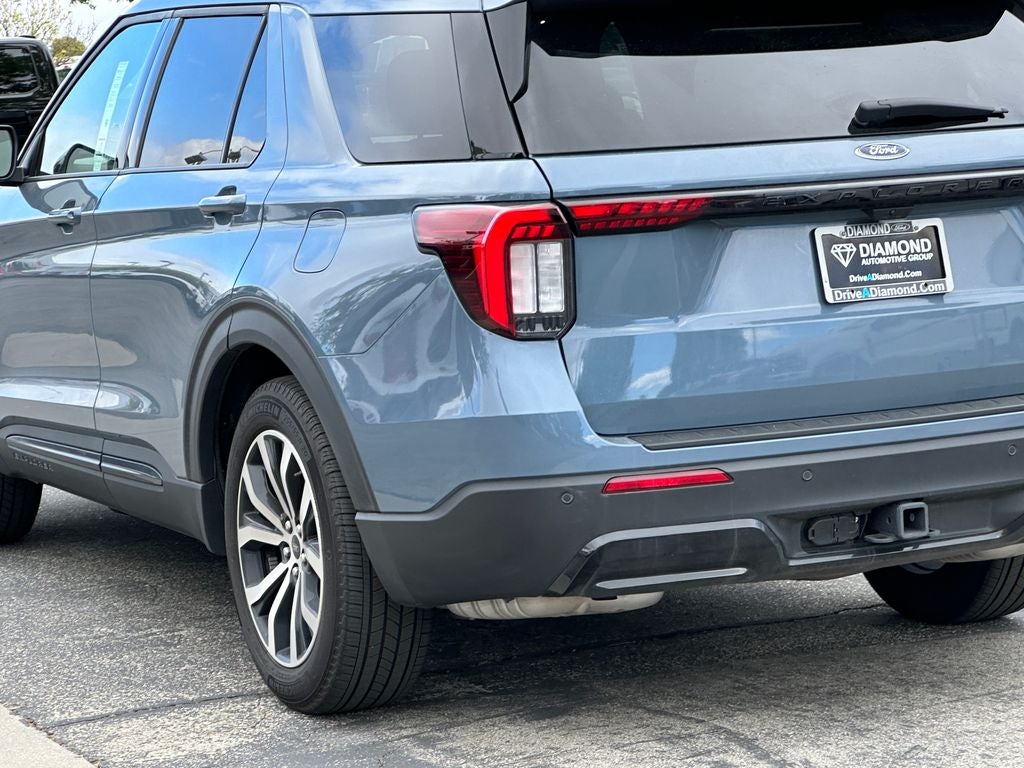 2025 Ford Explorer ST-Line