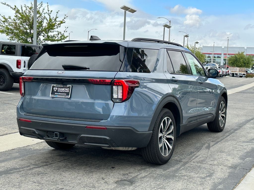 2025 Ford Explorer ST-Line