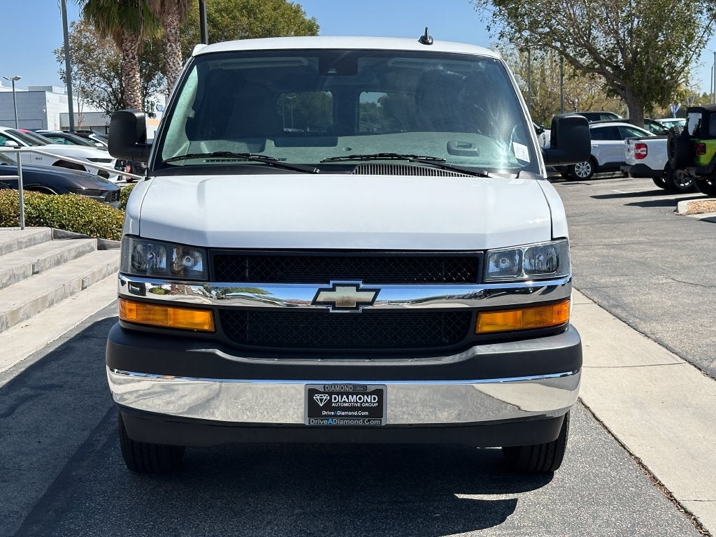 2025 Chevrolet Express 3500 LT Passenger