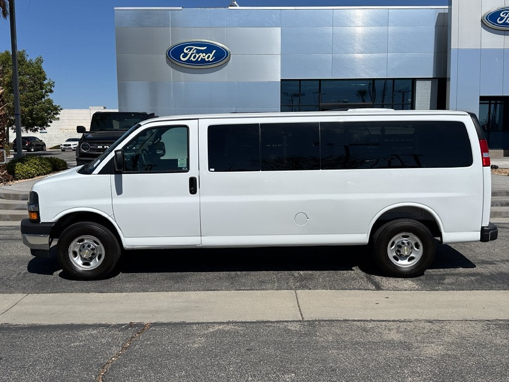 2025 Chevrolet Express 3500 LT Passenger