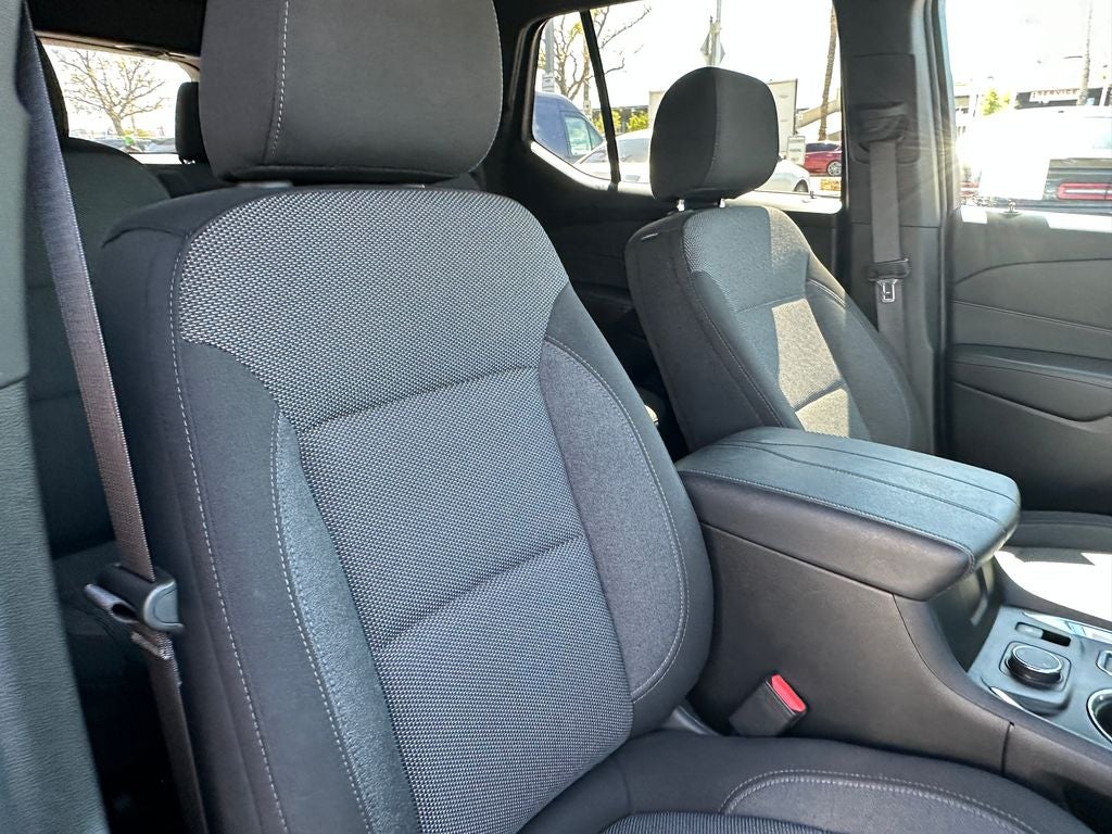 2023 Chevrolet Traverse LT Cloth w/2FL