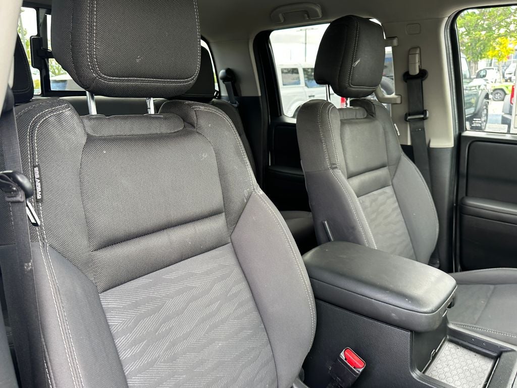 2024 Nissan Frontier SV