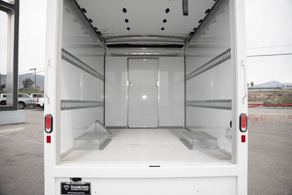 2024 Chevrolet Express Cutaway 3500 1WT