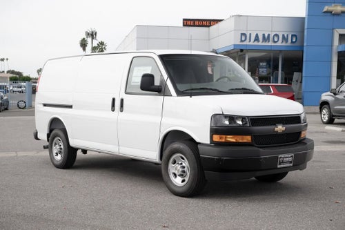 2025 Chevrolet Express Cargo WT