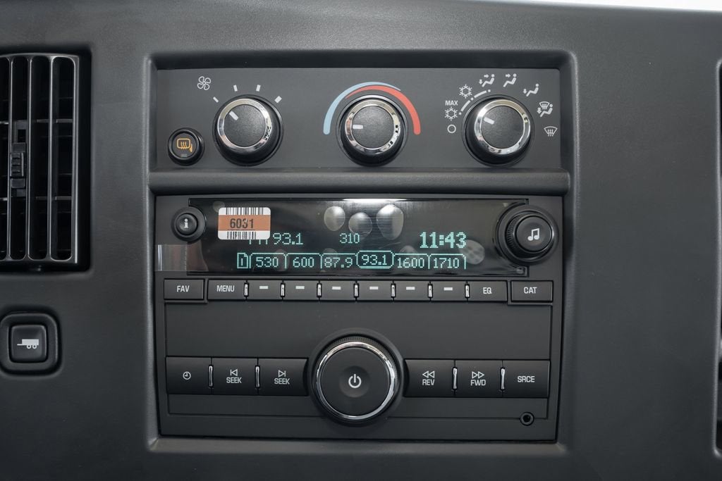 2025 Chevrolet Express Cargo WT
