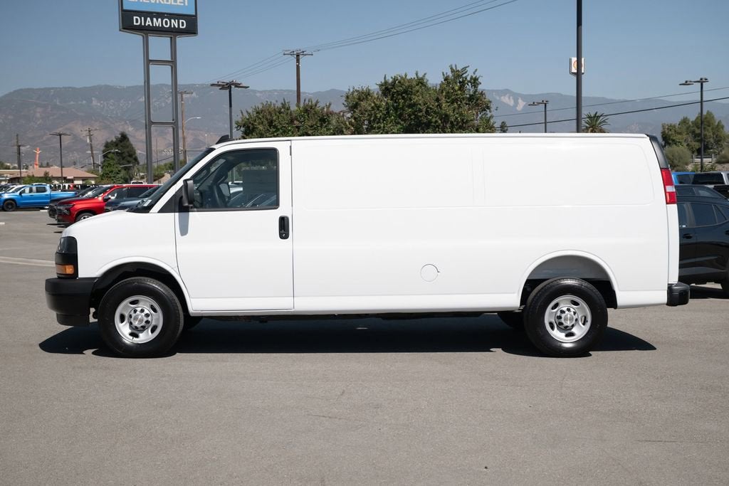 2025 Chevrolet Express Cargo WT