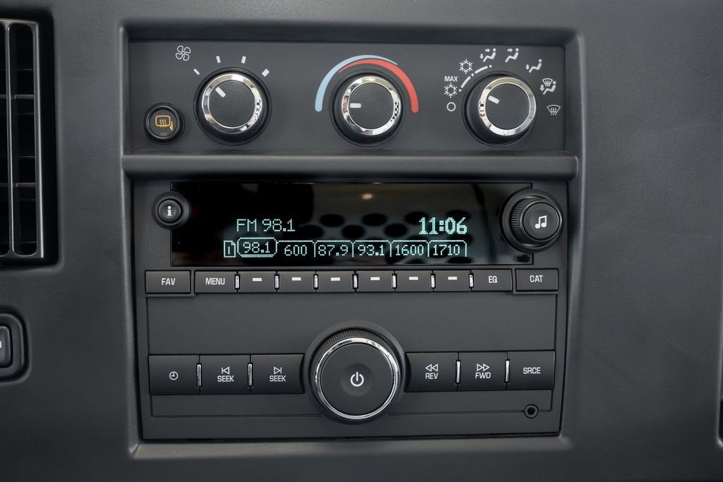 2025 Chevrolet Express Cargo WT
