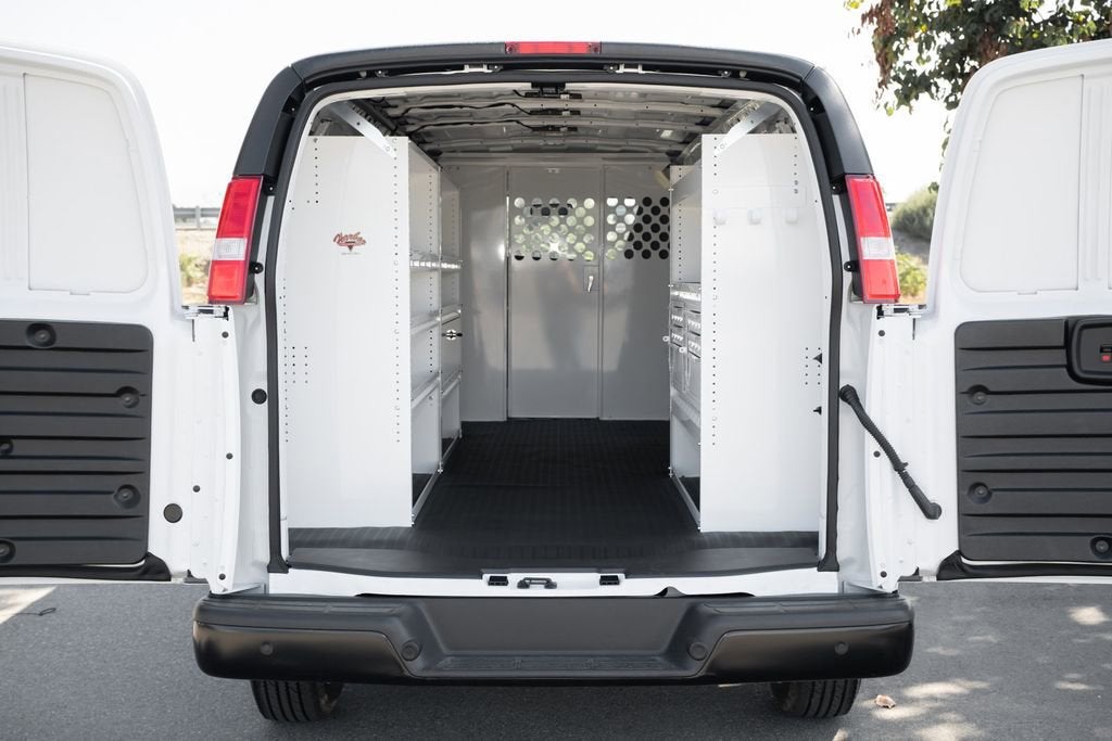 2025 Chevrolet Express Cargo WT