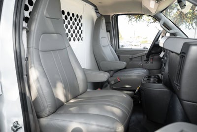 2025 Chevrolet Express Cargo WT