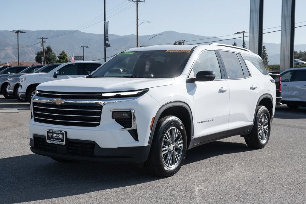 2024 Chevrolet Traverse LT