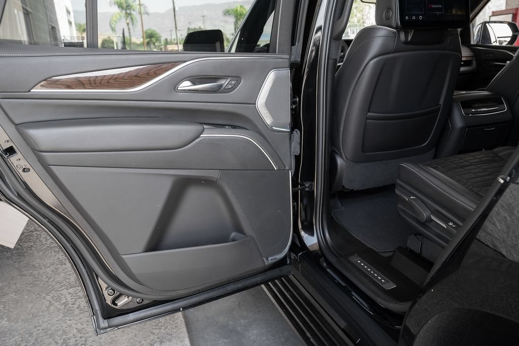 2023 Cadillac Escalade 4WD Sport Platinum