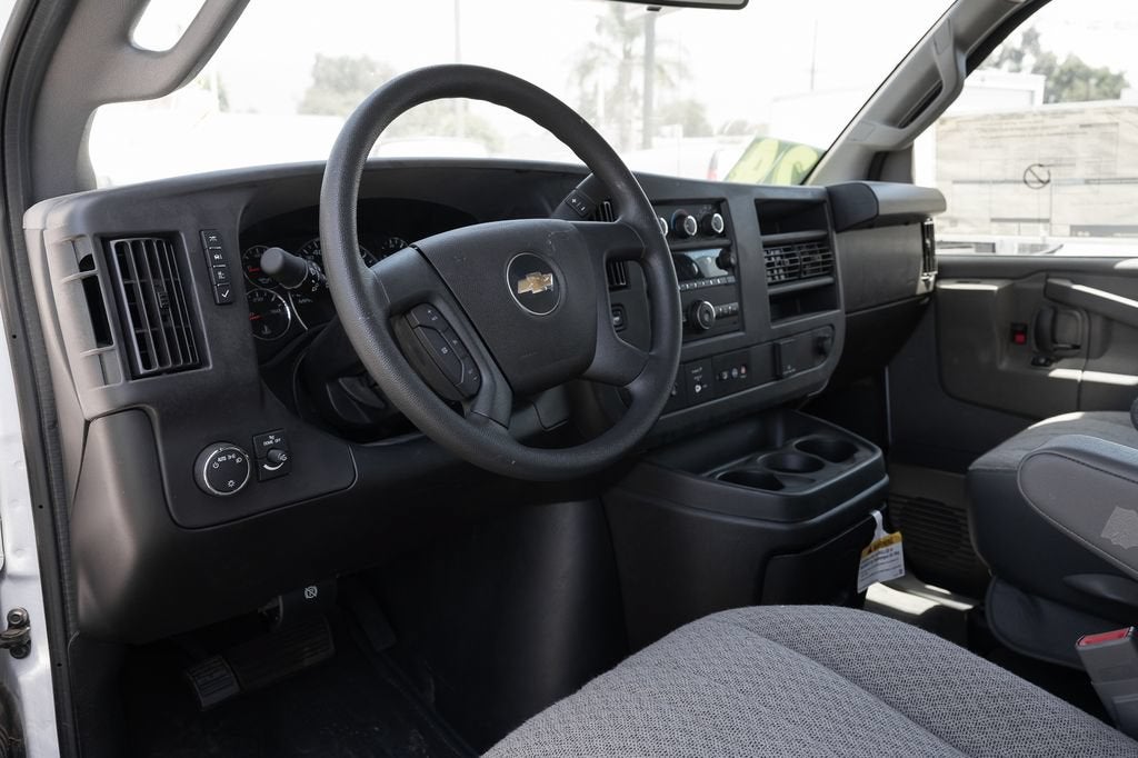 2024 Chevrolet Express Cutaway 3500 1WT