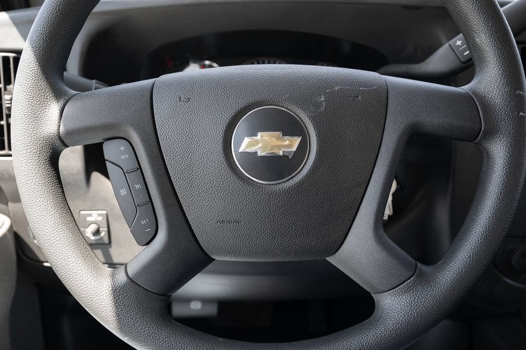 2024 Chevrolet Express Cutaway 3500 1WT