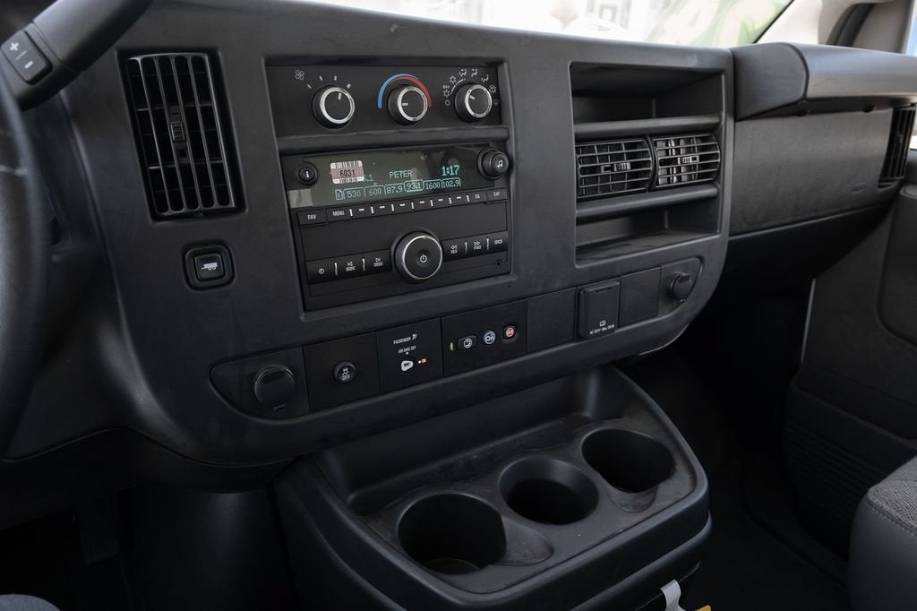 2024 Chevrolet Express Cutaway 3500 1WT
