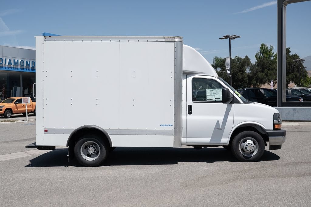 2024 Chevrolet Express Cutaway 3500 1WT