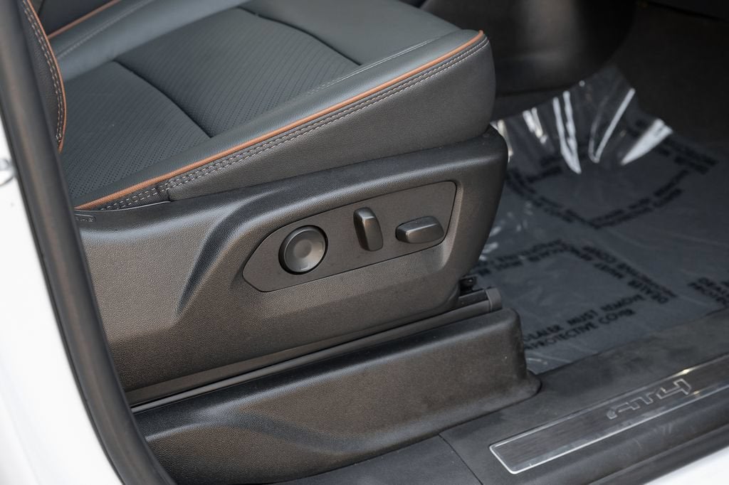 2025 GMC Yukon AT4