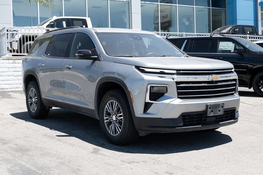 2024 Chevrolet Traverse LT