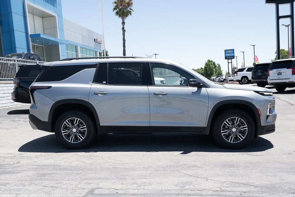 2024 Chevrolet Traverse LT