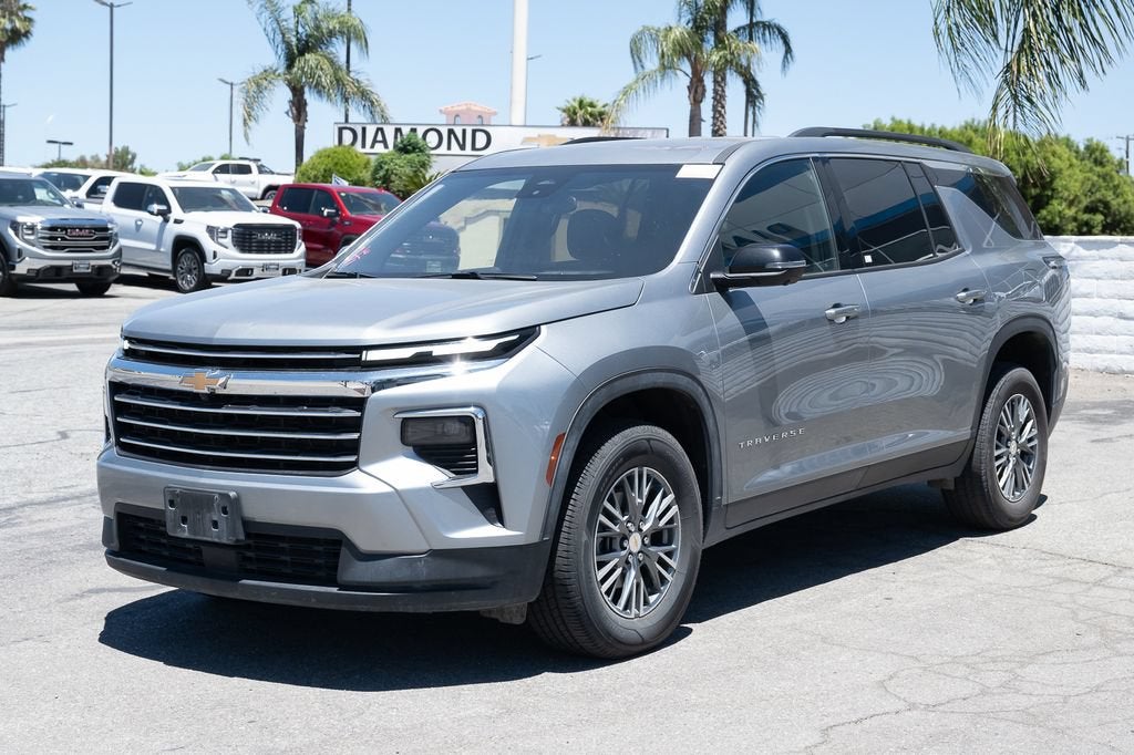 2024 Chevrolet Traverse LT