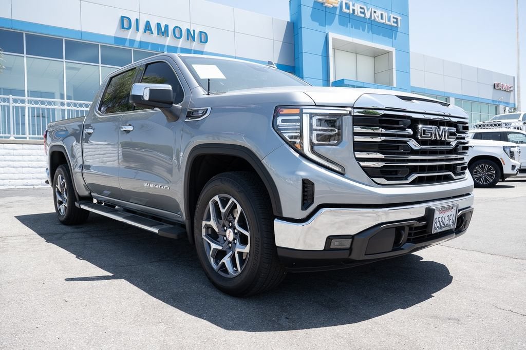 2025 GMC Sierra 4WD Crew Cab Short Box SLT's photo